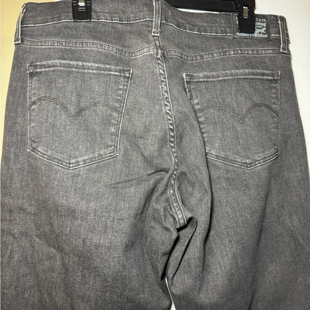 Levi’s Woman’s 311 shaping skinny Black/grayJeans size 32x30